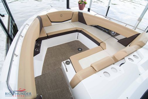 Cruisers Yachts 328 image