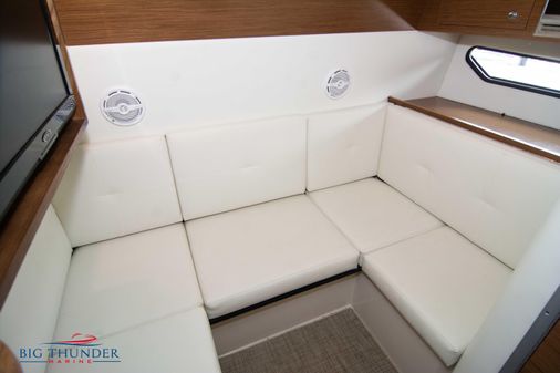 Cruisers Yachts 328 image