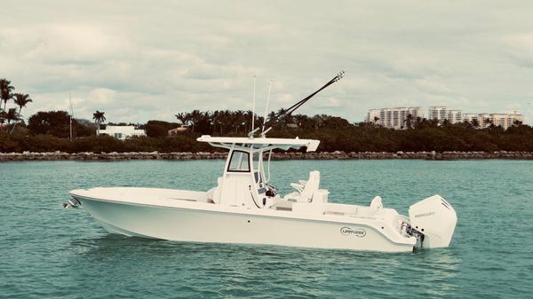 Limitless 270 Center Console 