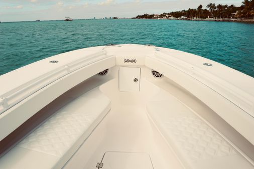 Limitless 270 Center Console image