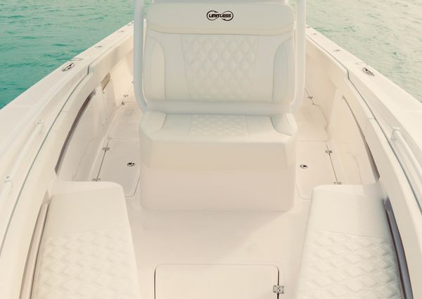 Limitless 270 Center Console image