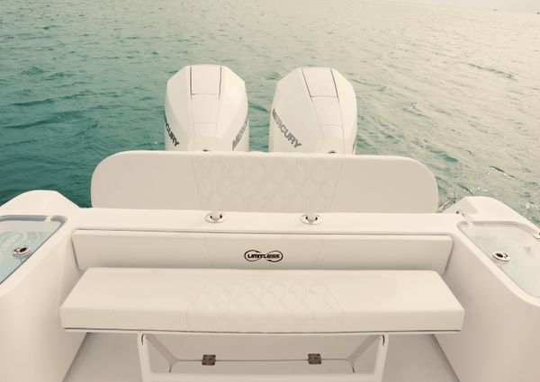 Limitless 270 Center Console image