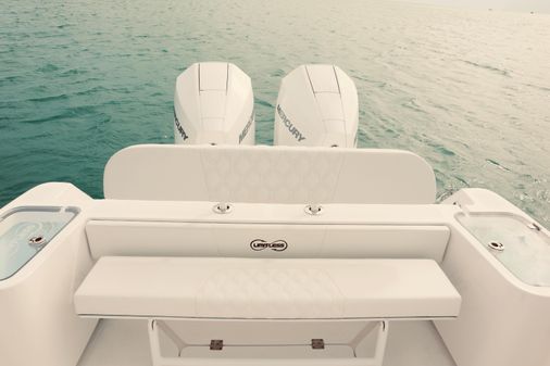 Limitless 270 Center Console image