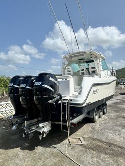 Boston-whaler 345-CONQUEST image