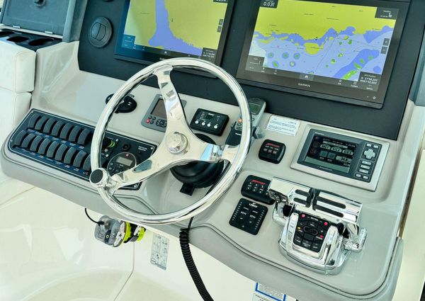 Boston-whaler 345-CONQUEST image