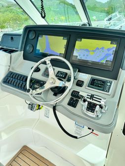 Boston-whaler 345-CONQUEST image