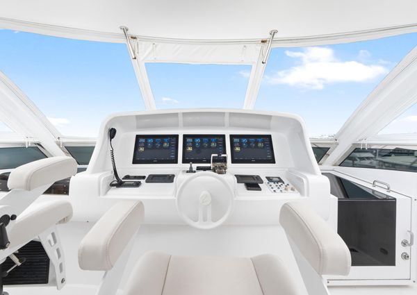 Lazzara Flybridge image