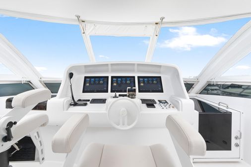 Lazzara Flybridge image