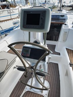 Hunter 38 image