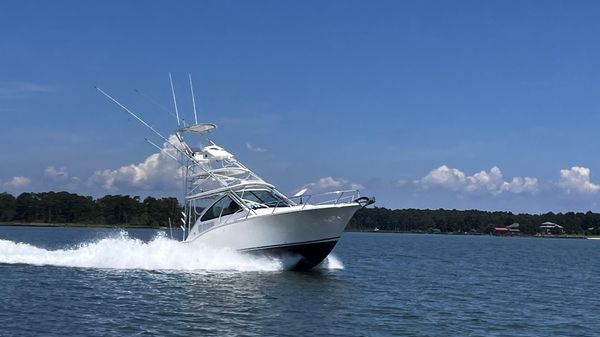 Albemarle 32 Express