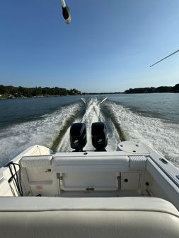 Boston Whaler 26 Outrage image