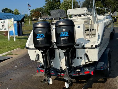 Boston Whaler 26 Outrage image