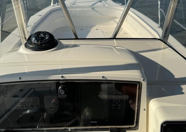 Boston Whaler 26 Outrage image