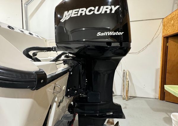 Boston Whaler 26 Outrage image