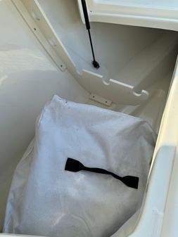 Boston Whaler 26 Outrage image