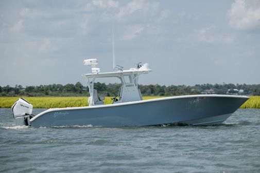 Yellowfin 32 image