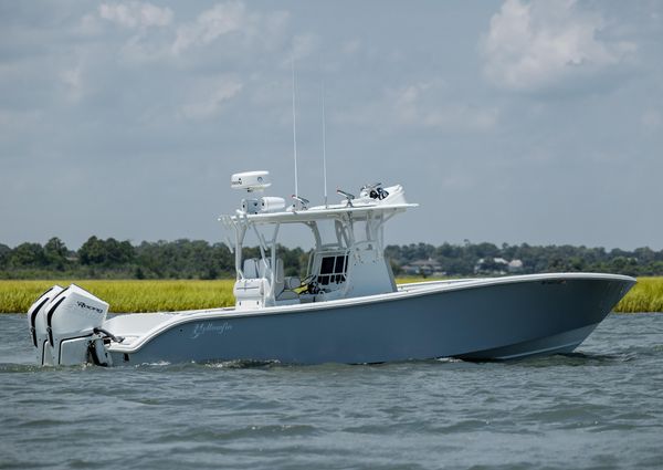 Yellowfin 32 image