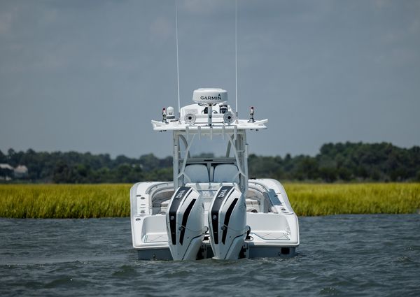 Yellowfin 32 image