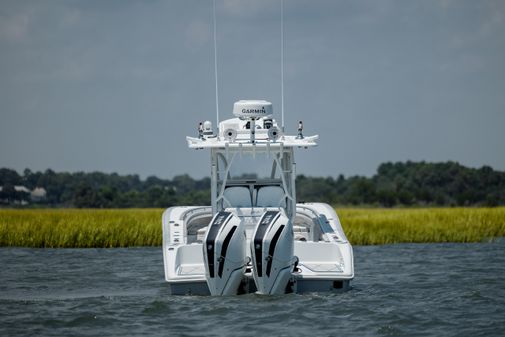 Yellowfin 32 image