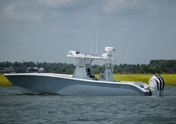 Yellowfin 32 image