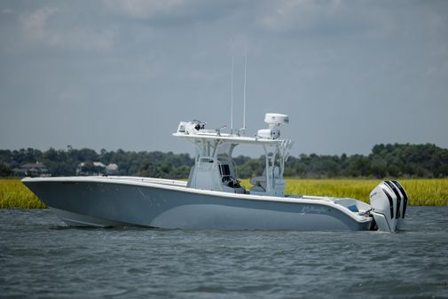 Yellowfin 32 image