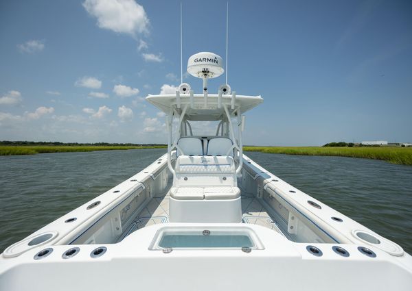 Yellowfin 32 image