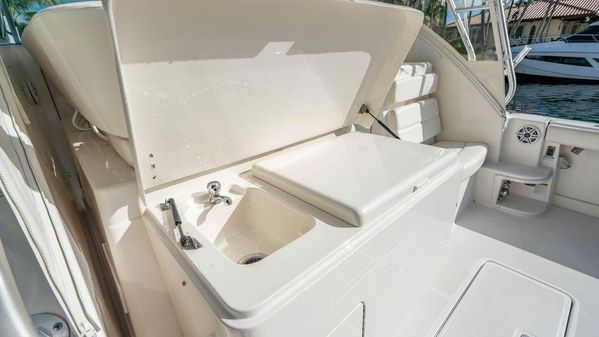 Tiara Yachts 3800 Open image