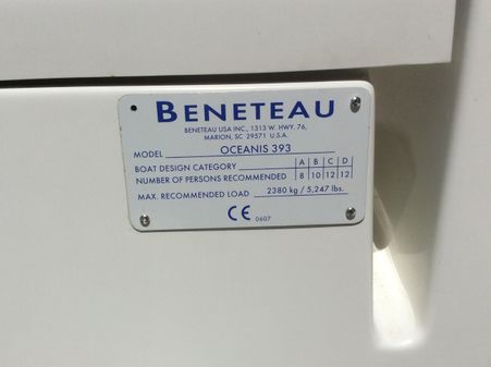 Beneteau 393 image