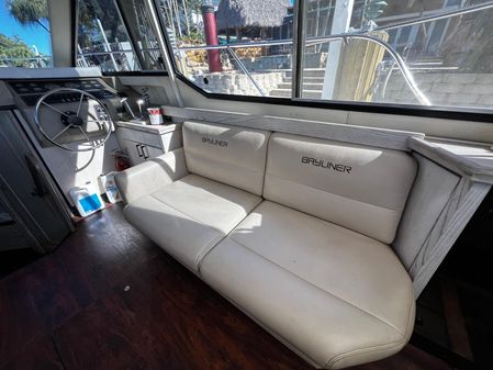 Bayliner 4087 Aft-Cabin MotorYacht image