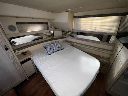 Bayliner 4087 Aft-Cabin MotorYacht image