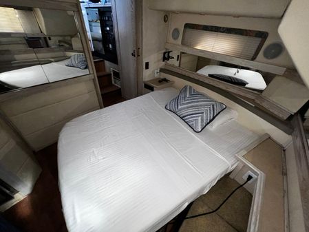 Bayliner 4087 Aft-Cabin MotorYacht image