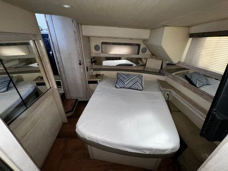 Bayliner 4087 Aft-Cabin MotorYacht image