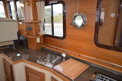 Ranger-tugs R31-COMMAND-BRIDGE image