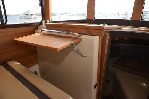 Ranger-tugs R31-COMMAND-BRIDGE image