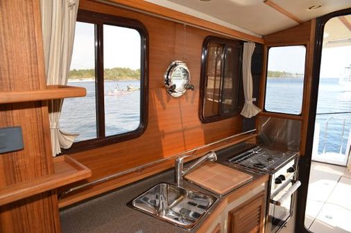 Ranger-tugs R31-COMMAND-BRIDGE image