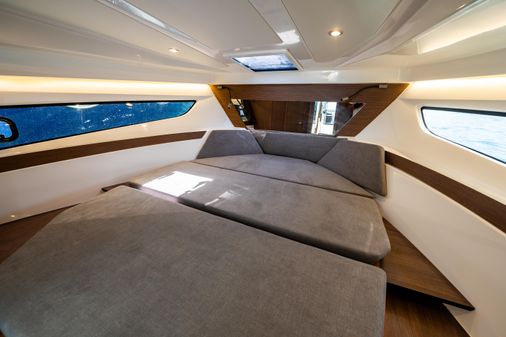 Beneteau Antares 11 Fly image