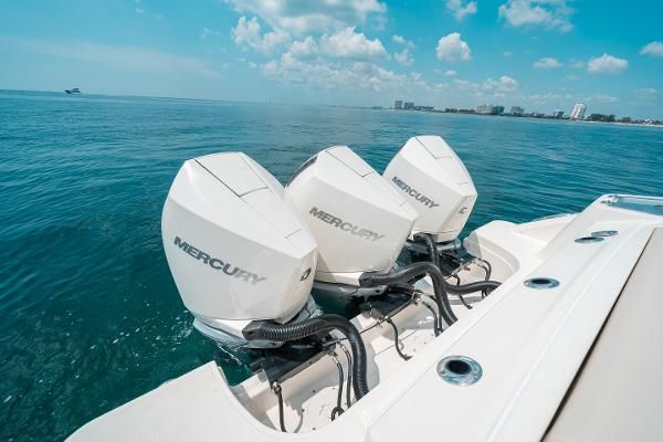 Boston Whaler 350 Realm image