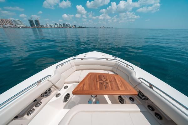 Boston Whaler 350 Realm image