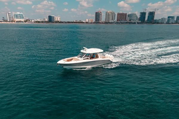 Boston Whaler 350 Realm image