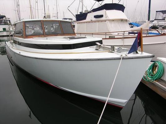 Oyster Bay Lobster Boat - main image
