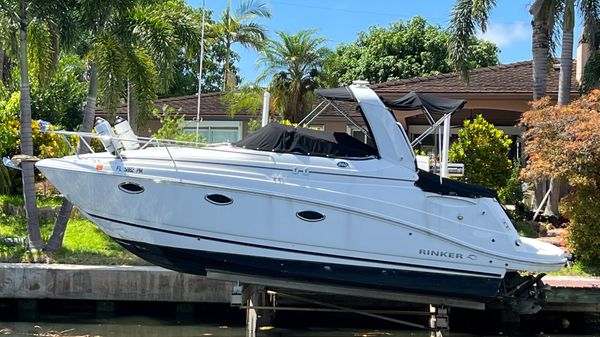 Rinker 260 Express Cruiser