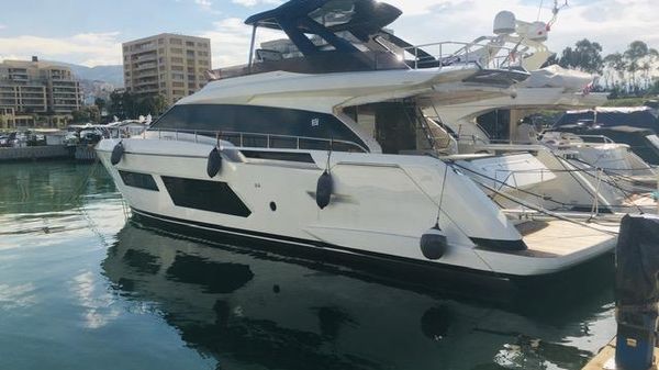 Ferretti Yachts 670