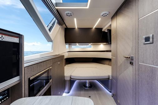 Galeon 375 GTO image