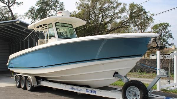 Boston Whaler 330 Outrage 