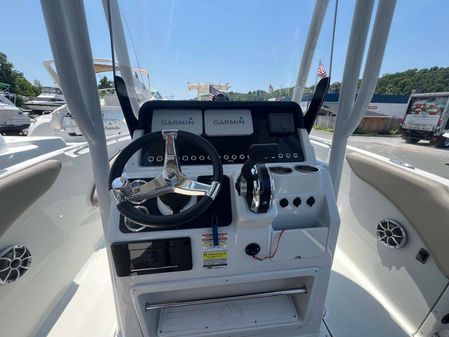 Crownline 220 CC Finseeker image