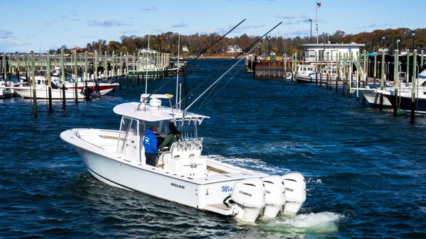 Regulator 34 Center Console image