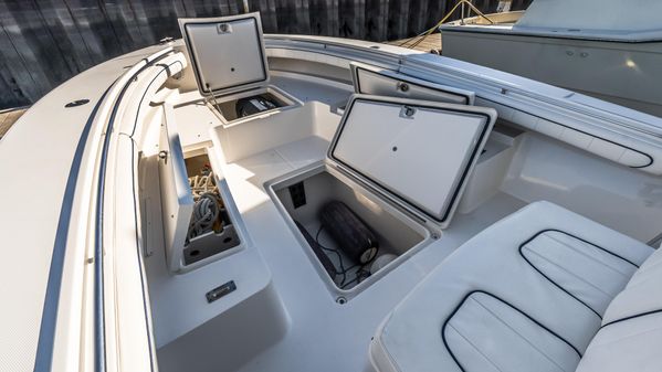 Regulator 34 Center Console image