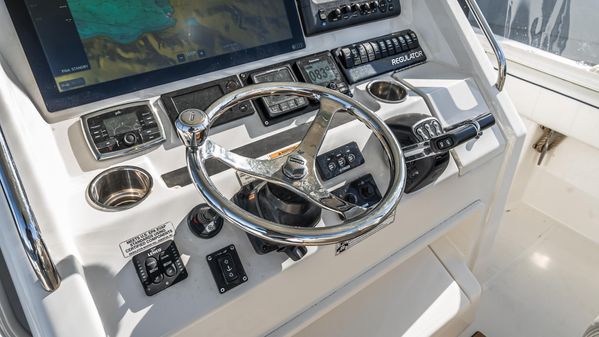 Regulator 34 Center Console image