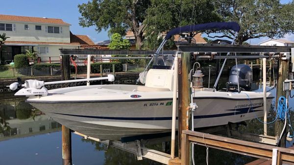 Hydra-Sports 19 Bay Bolt