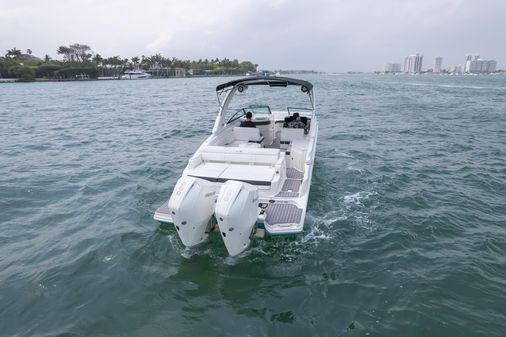 Sea Ray SDX 290 Outboard image